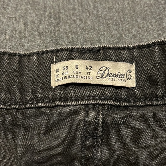 Black denim mini skirt size 6 - Picture 3 of 5